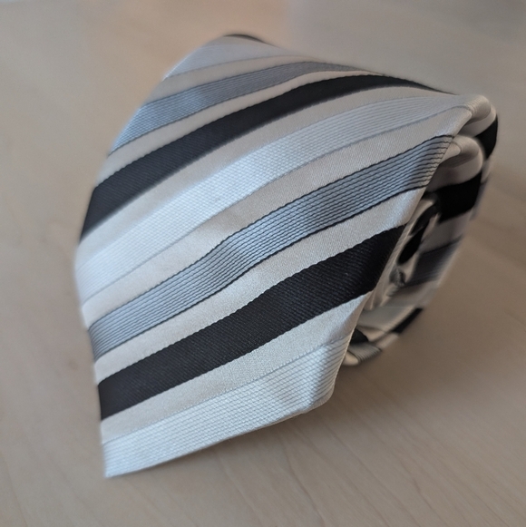🇮🇹Valentino Black and Gray Striped Tie - Picture 1 of 9